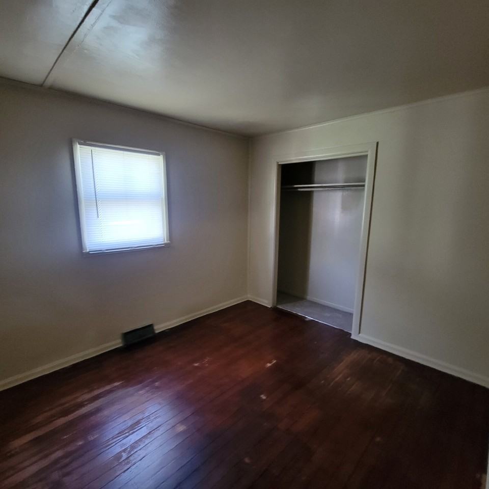 1427 N Tremont St - Photo 3 of 6