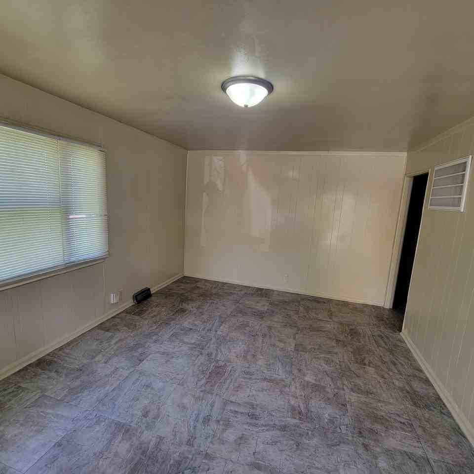 1427 N Tremont St - Photo 5 of 6