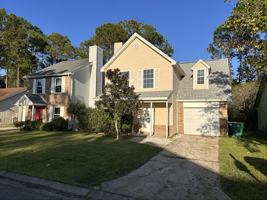 featured image of 3036 Yorktown Cir