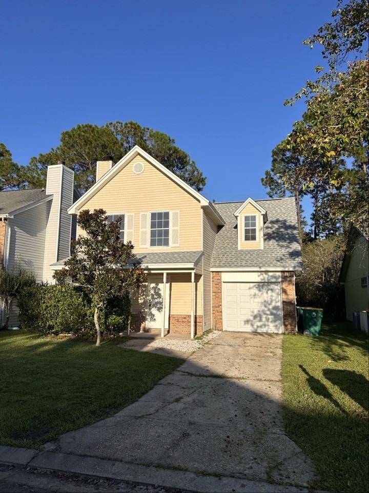 3036 Yorktown Cir - Photo 2 of 16