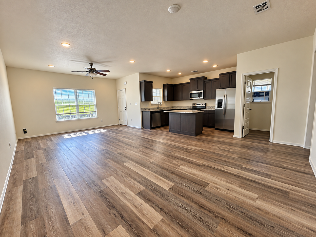 4235 W Santa Fe Street - Photo 4 of 26