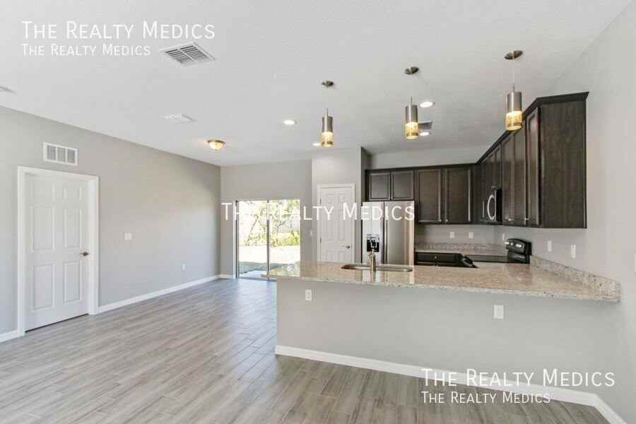 445 Gephart St Sw - Photo 4 of 20