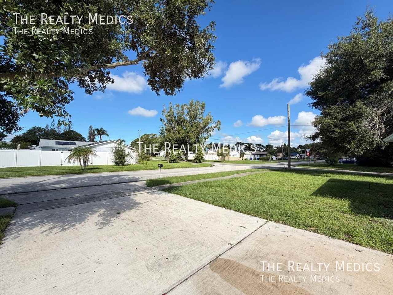 1718 Palmer Ln - Photo 4 of 38