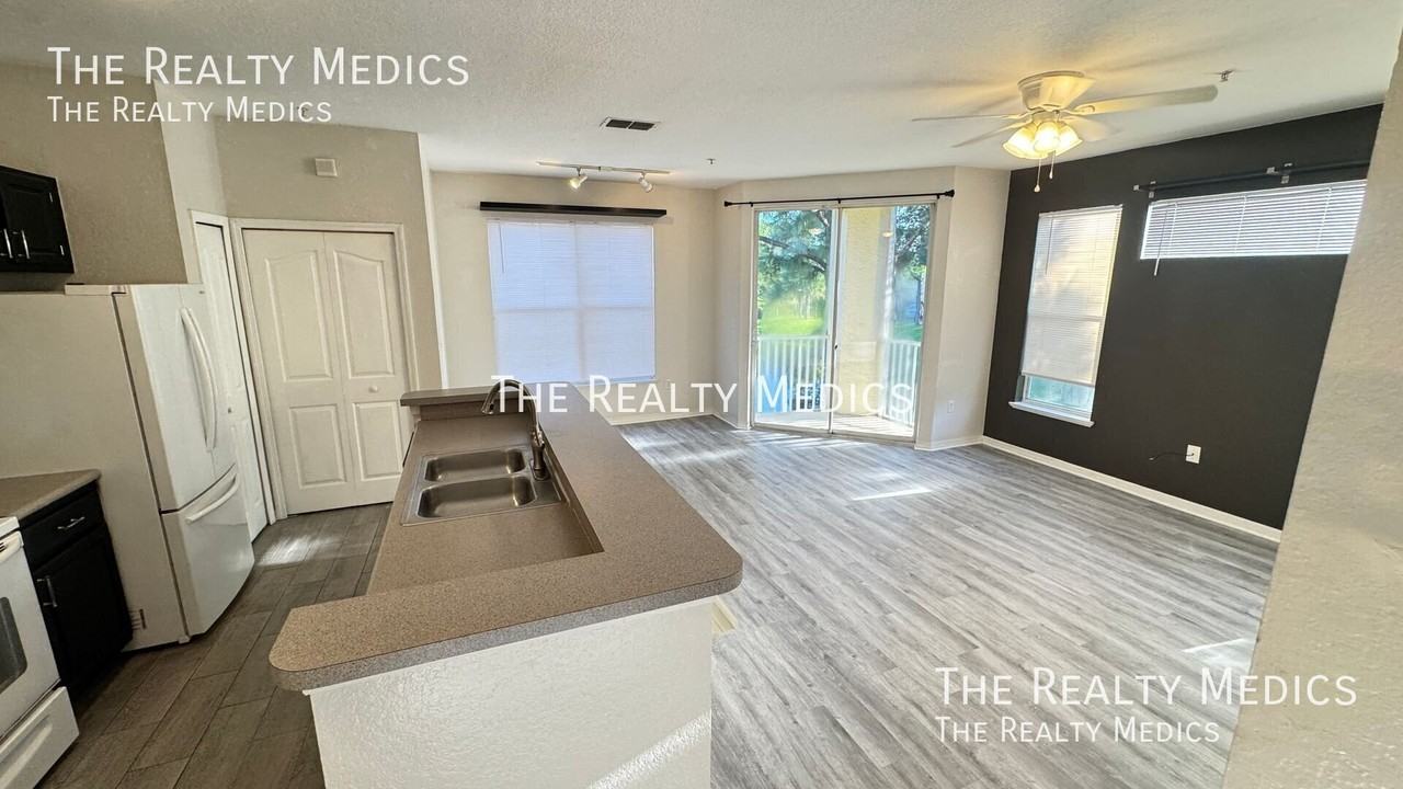 8913 Legacy Ct #212 - Photo 4 of 21