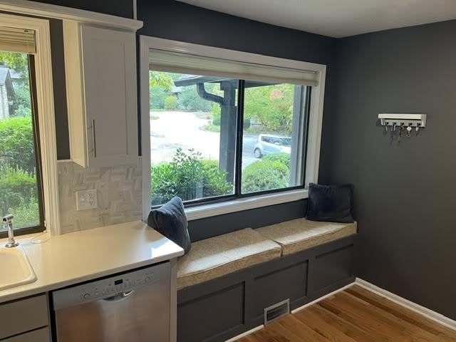 88 Laurelwood Cir W #10 - Photo 3 of 16