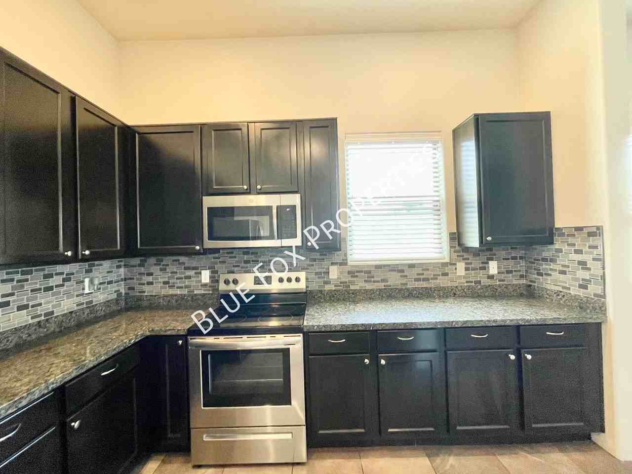 3980 W Kiley Ct - Photo 5 of 38
