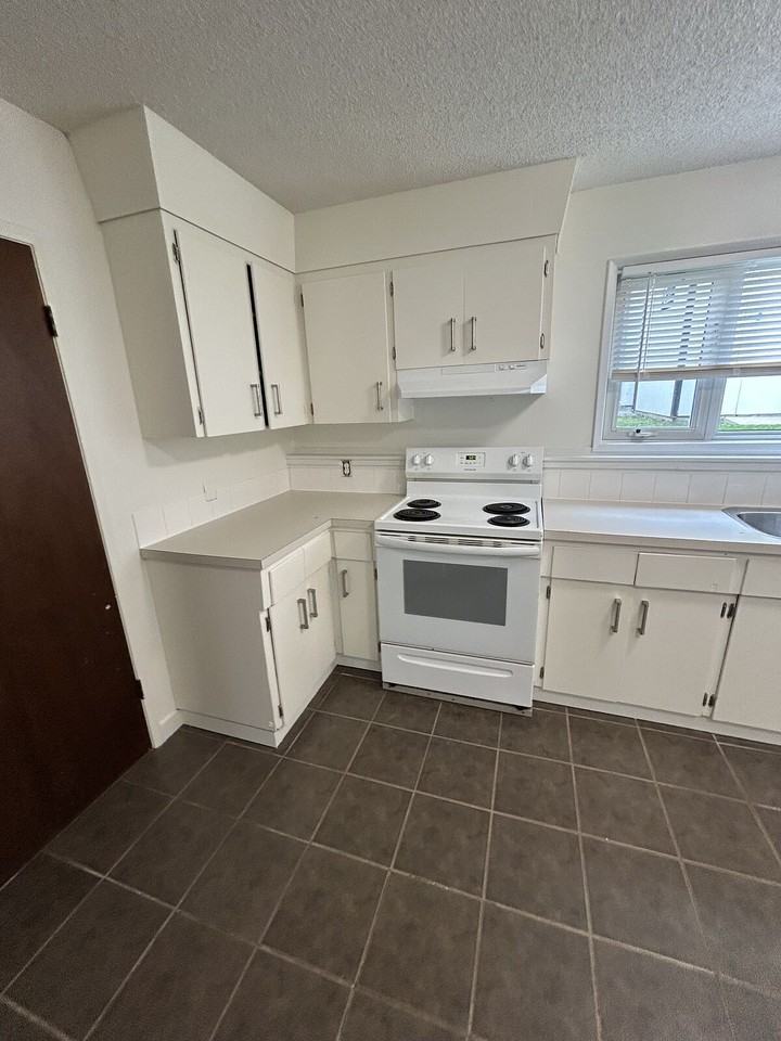 1525 - 1525 41 St Se - Photo 6 of 15