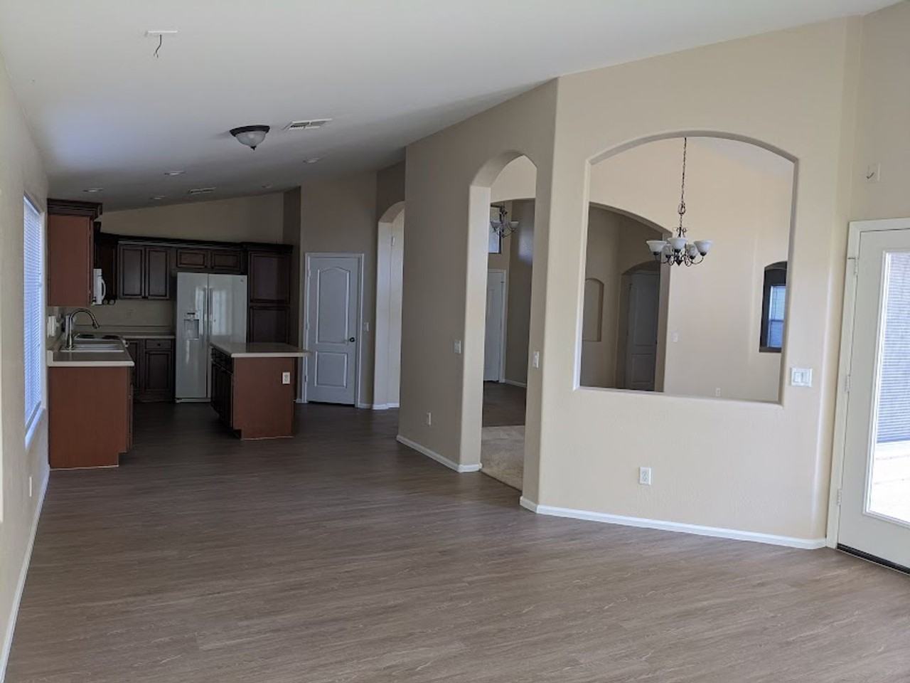 10326 W Odeum Ln - Photo 6 of 17