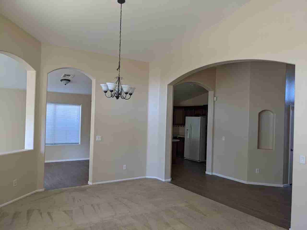 10326 W Odeum Ln - Photo 7 of 17