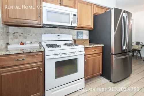 9420 Walmer St - Photo 5 of 22