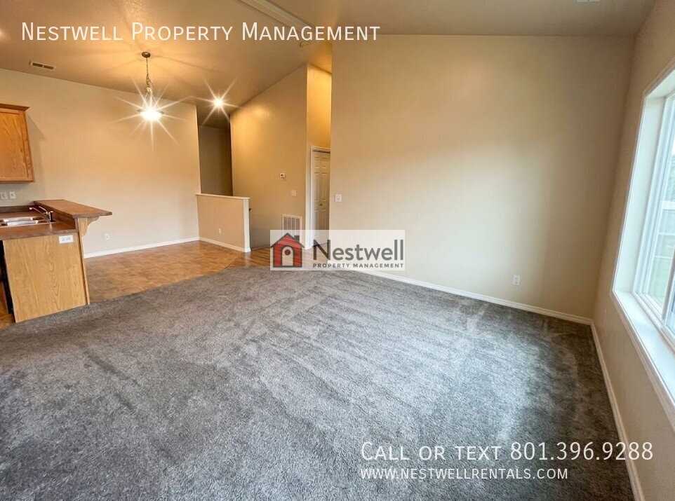 482 Walton Dr - Photo 4 of 11