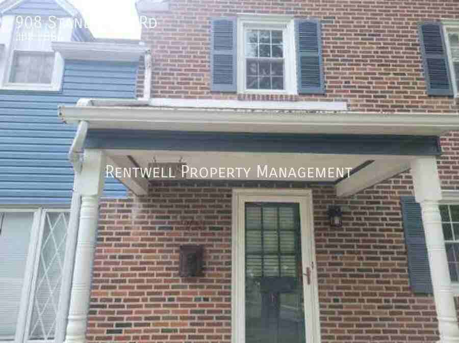 908 Stanbridge Rd - Photo 3 of 20