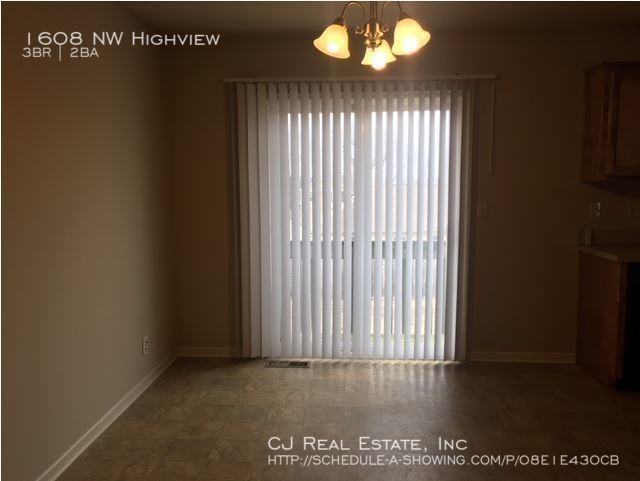 1608 Nw High View Dr - Photo 4 of 10