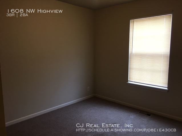 1608 Nw High View Dr - Photo 6 of 10