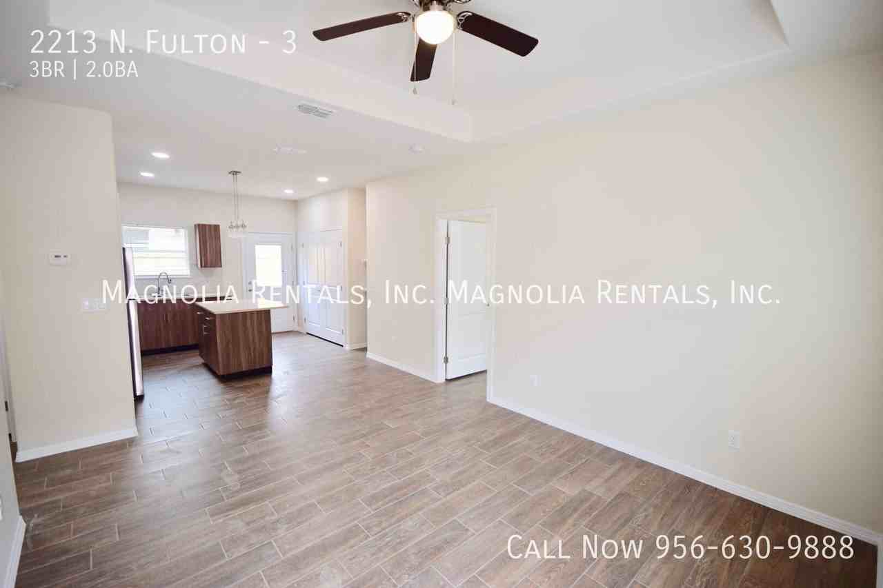 2213 N Fulton St #3 - Photo 5 of 17