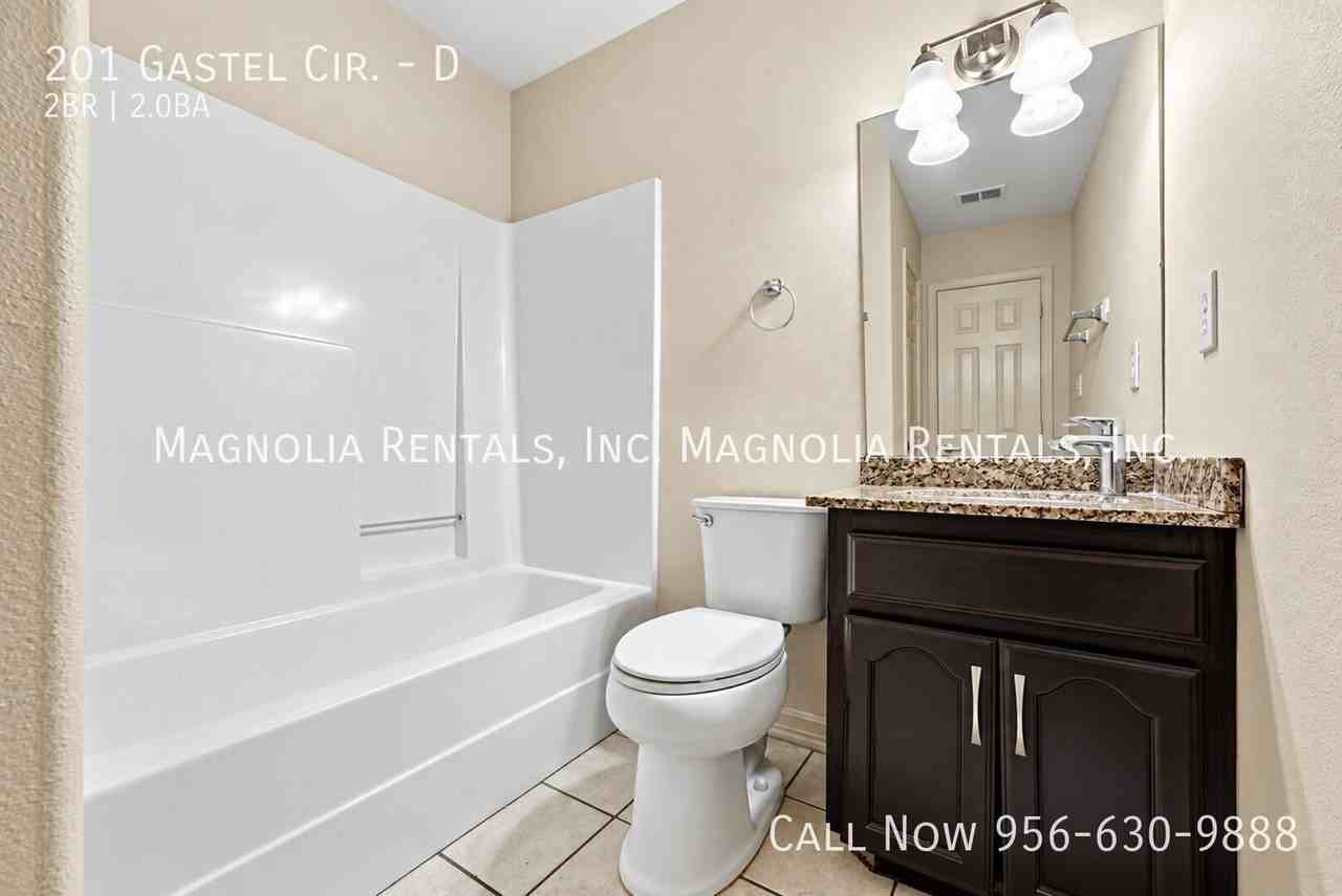201 Gastel Cir #D - Photo 5 of 11