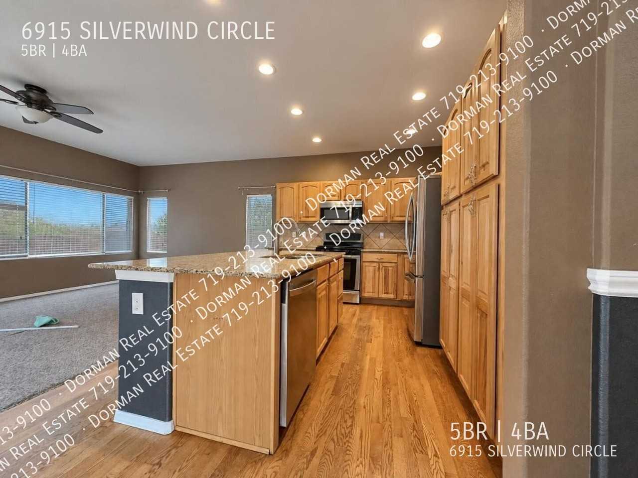 6915 Silverwind Cir - Photo 3 of 33