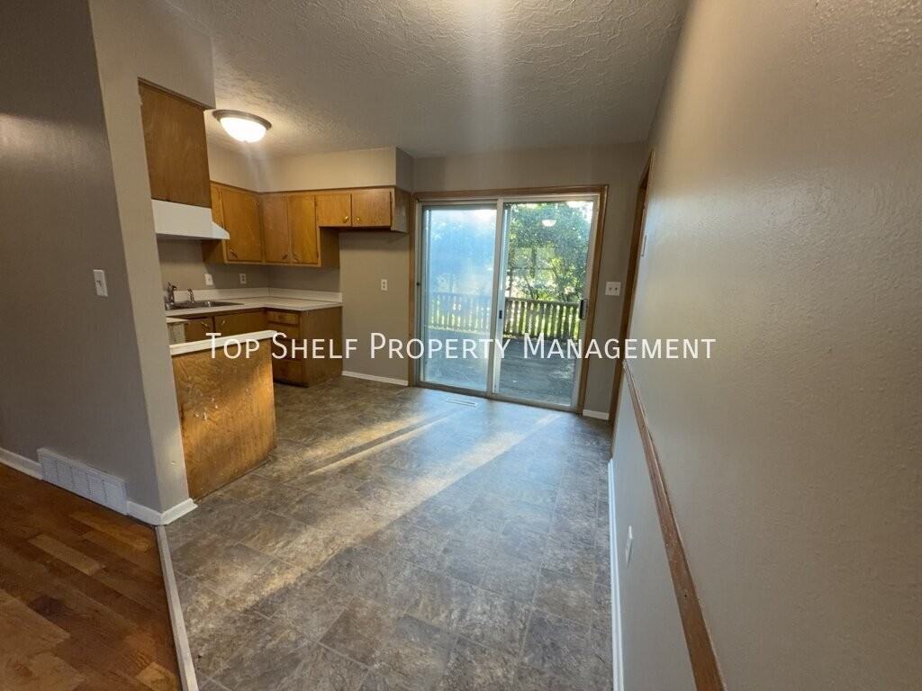 4101 Glover Ave - Photo 3 of 22