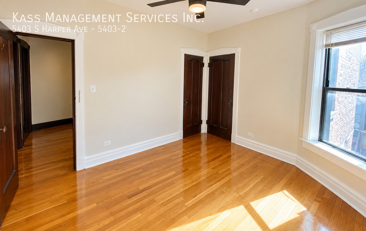5403 S Harper Ave #5403-2 - Photo 2 of 8