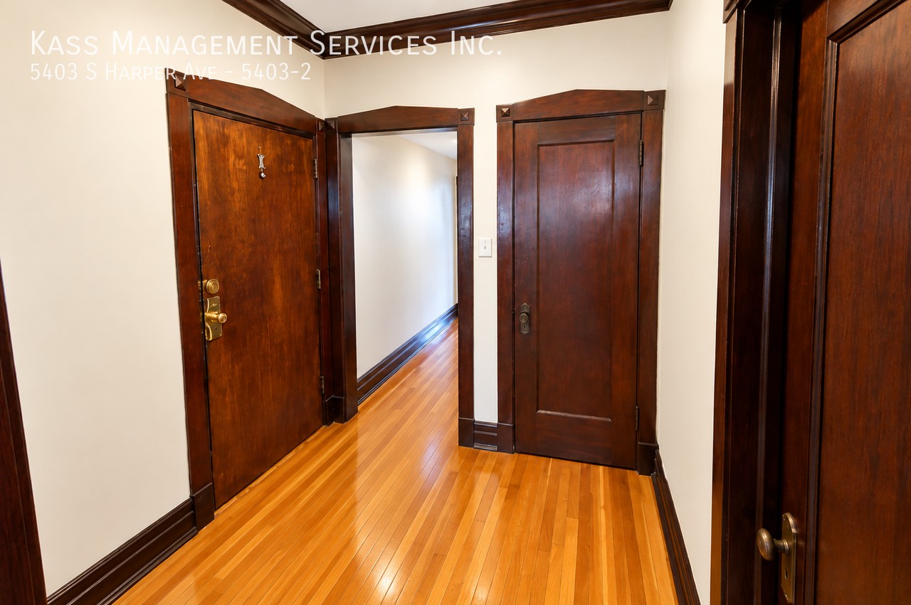 5403 S Harper Ave #5403-2 - Photo 4 of 8