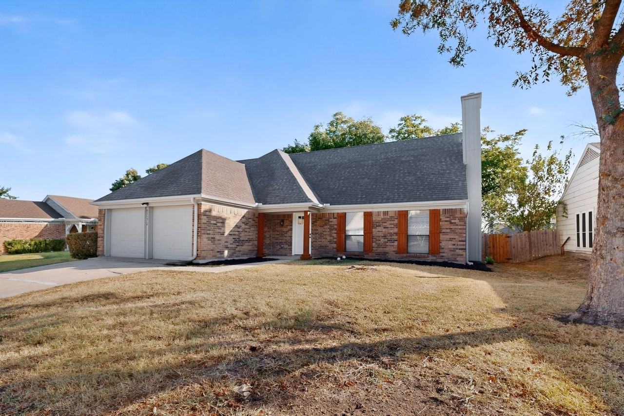 5312 Gregory Dr - Photo 4 of 43