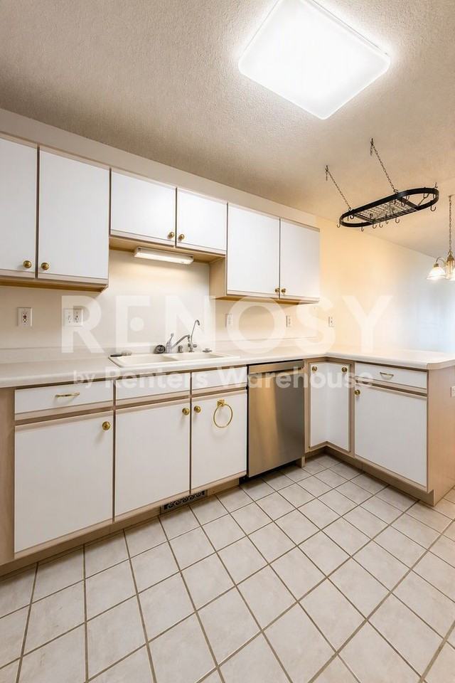 434 5th Ave N - Photo 3 of 16