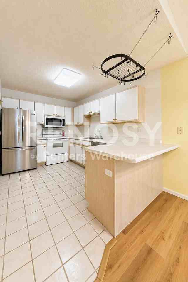 434 5th Ave N - Photo 4 of 16
