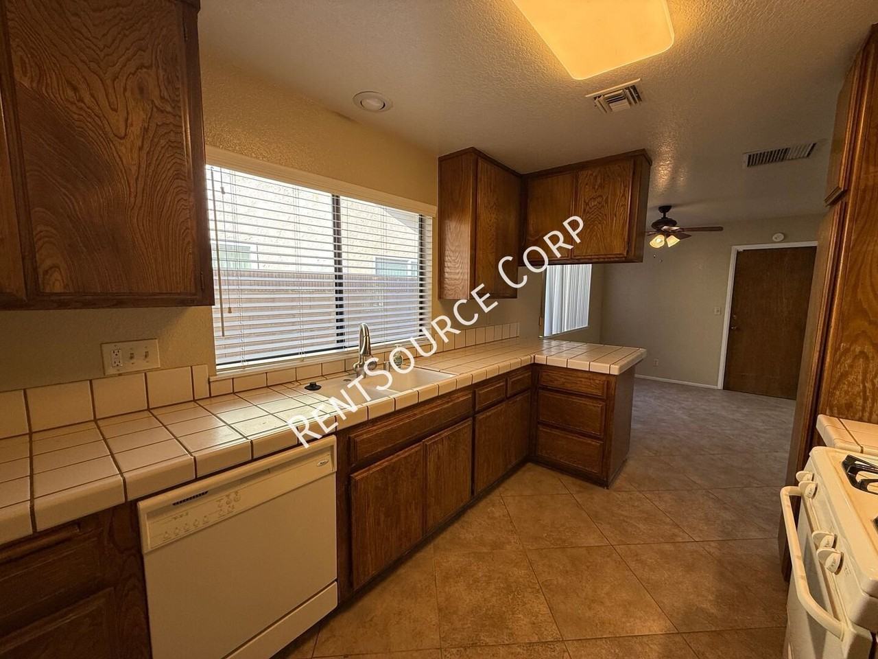 44861 Laszlo St - Photo 6 of 26