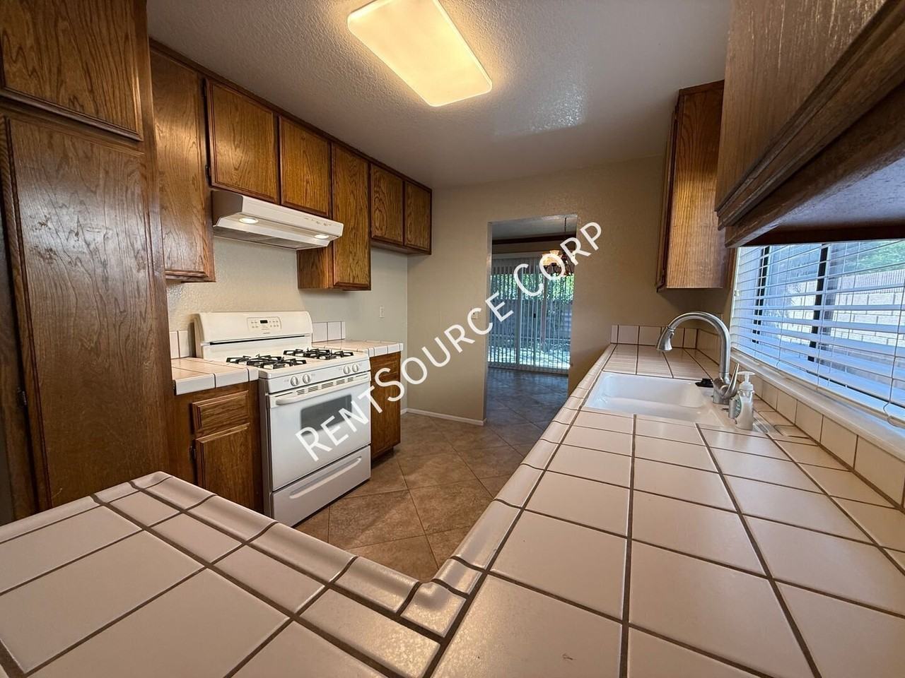 44861 Laszlo St - Photo 7 of 26