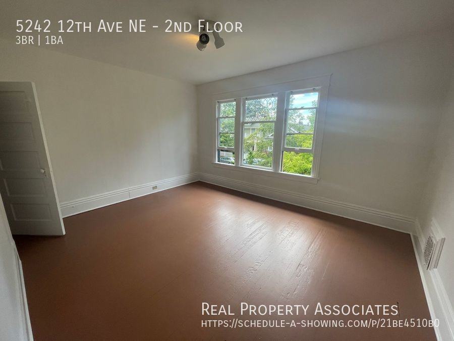 5242 12th Ave Ne #2ndFL - Photo 3 of 12