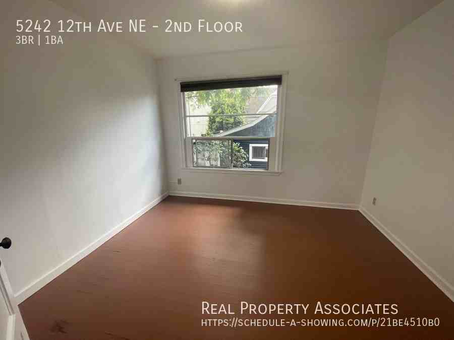 5242 12th Ave Ne #2ndFL - Photo 4 of 12