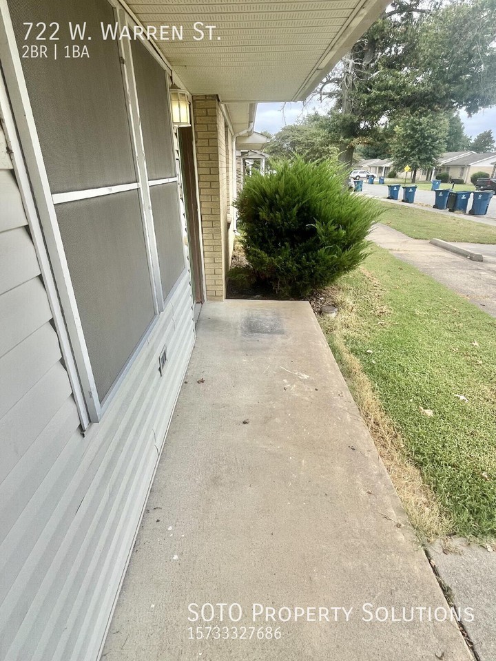 722 Warren St - Photo 4 of 37