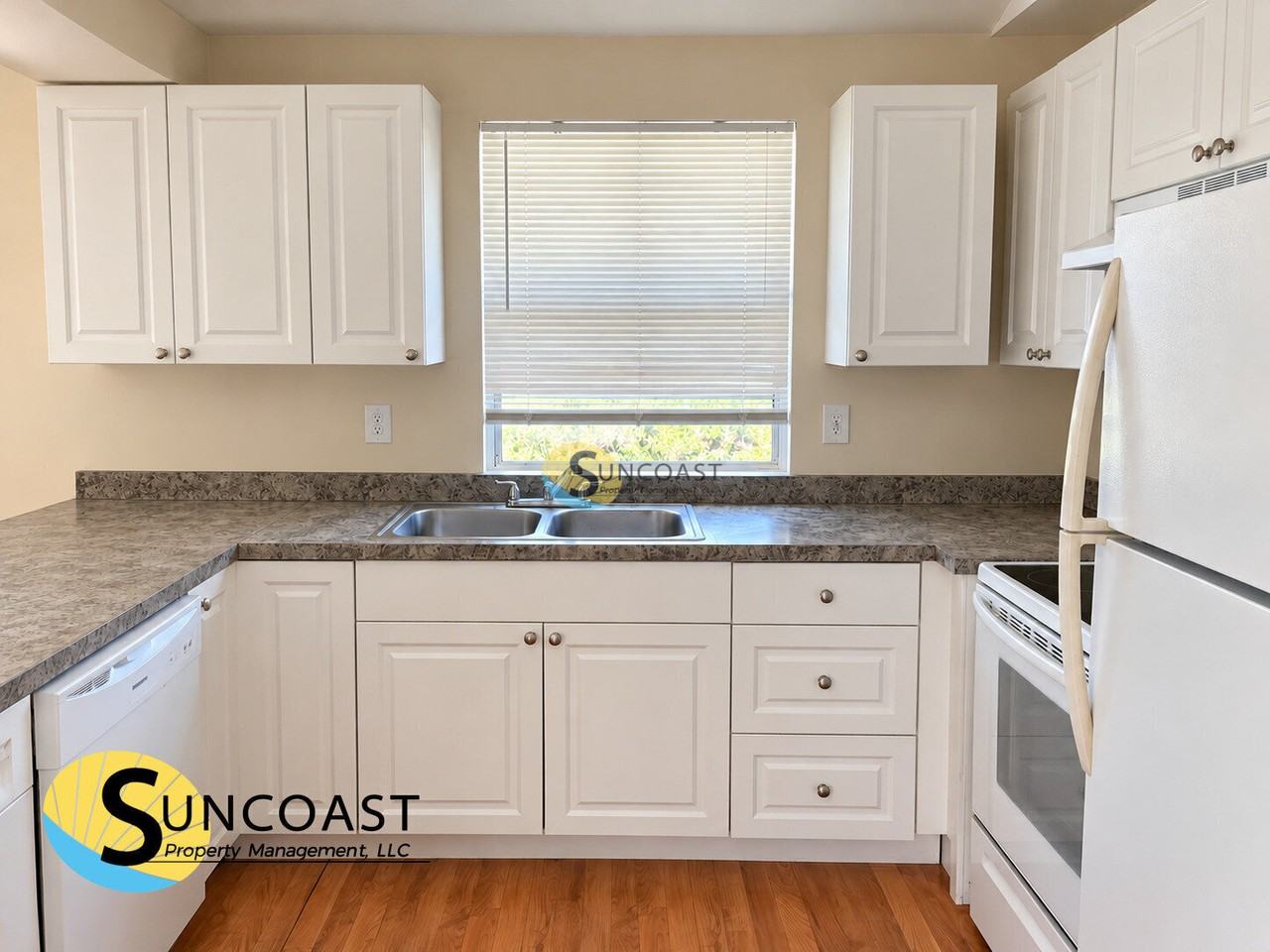 2317 Ne 23rd Pl - Photo 4 of 21