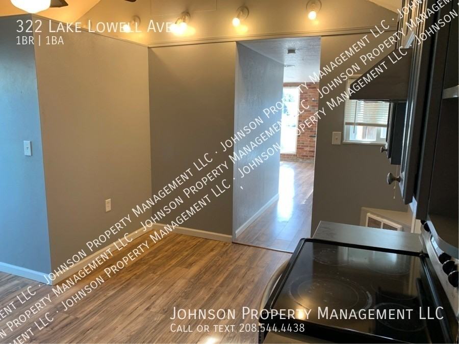 322 Lake Lowell Ave - Photo 2 of 14