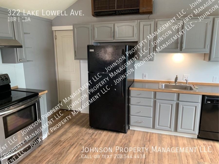 322 Lake Lowell Ave - Photo 5 of 14