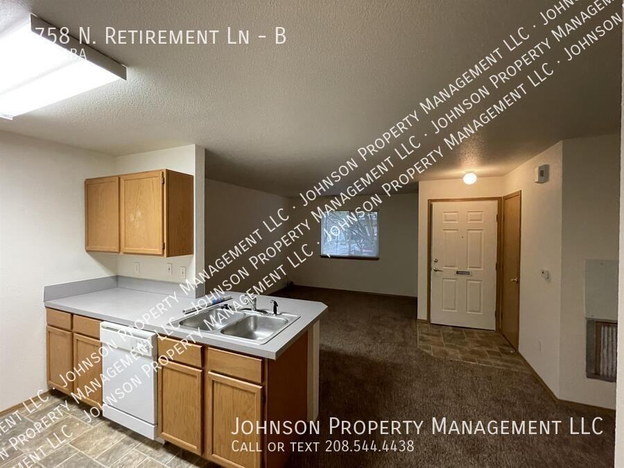 2758 N Retirement Ln #B - Photo 5 of 11