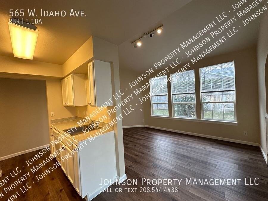 565 W Idaho Ave - Photo 4 of 13