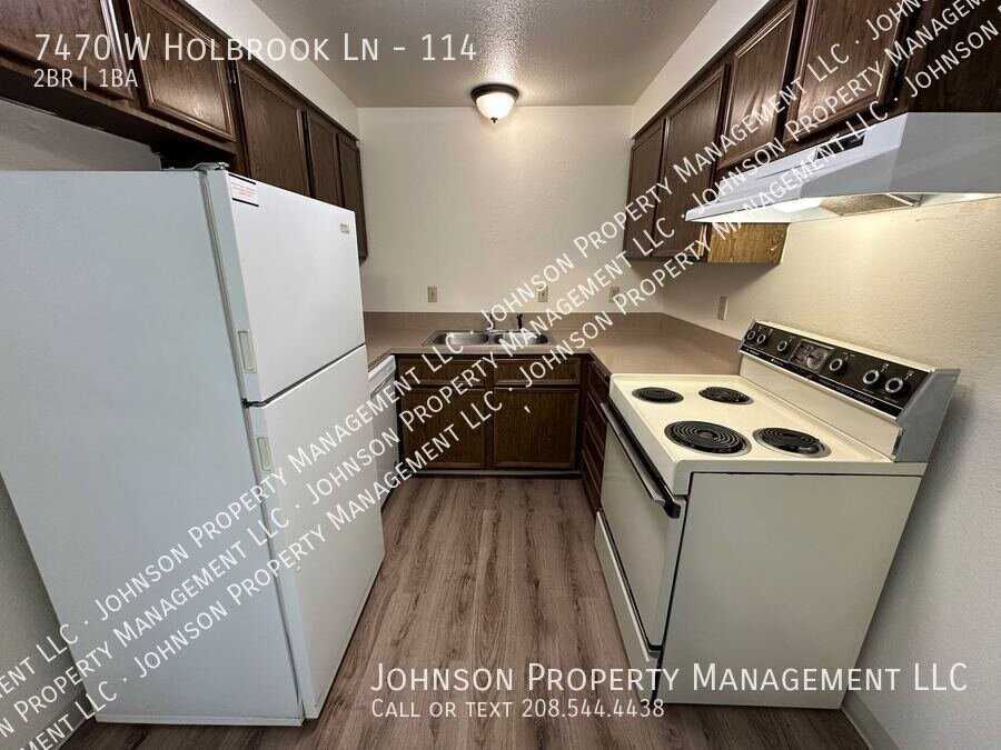 7470 W Holbrook Ln #114 - Photo 2 of 11