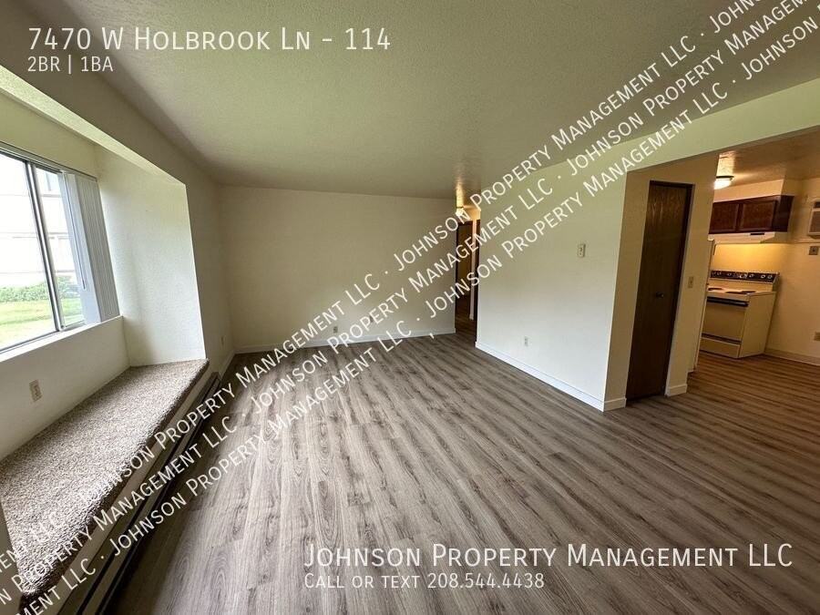 7470 W Holbrook Ln #114 - Photo 6 of 11