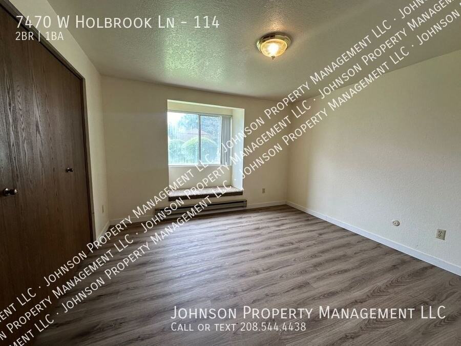 7470 W Holbrook Ln #114 - Photo 7 of 11
