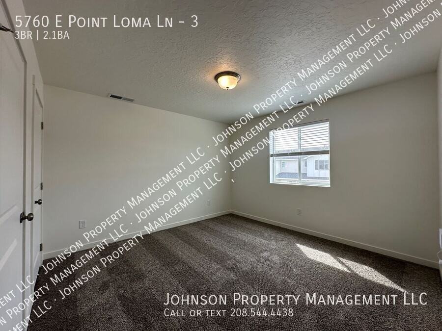 5760 E Point Loma Ln #3 - Photo 6 of 17