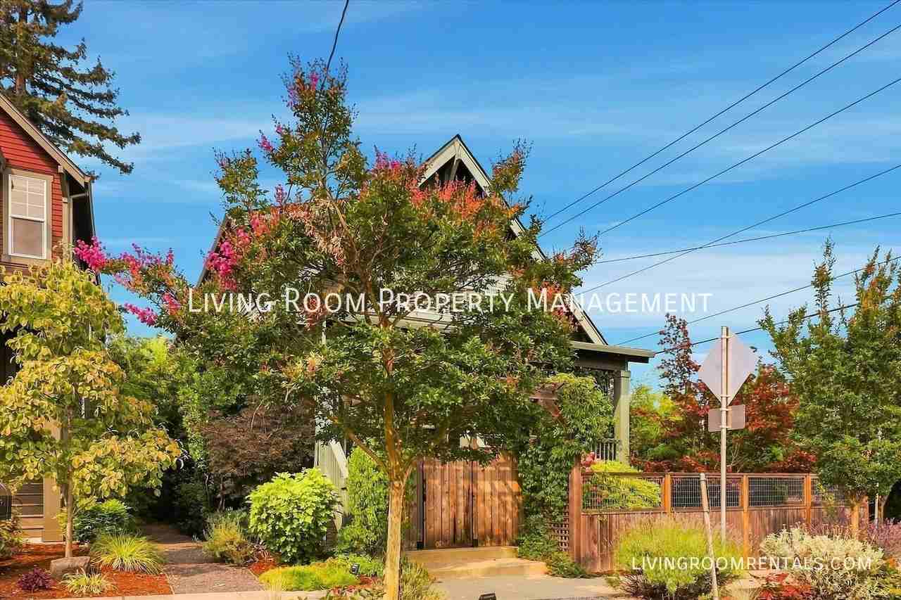 5485 Ne 37th Ave - Photo 3 of 50