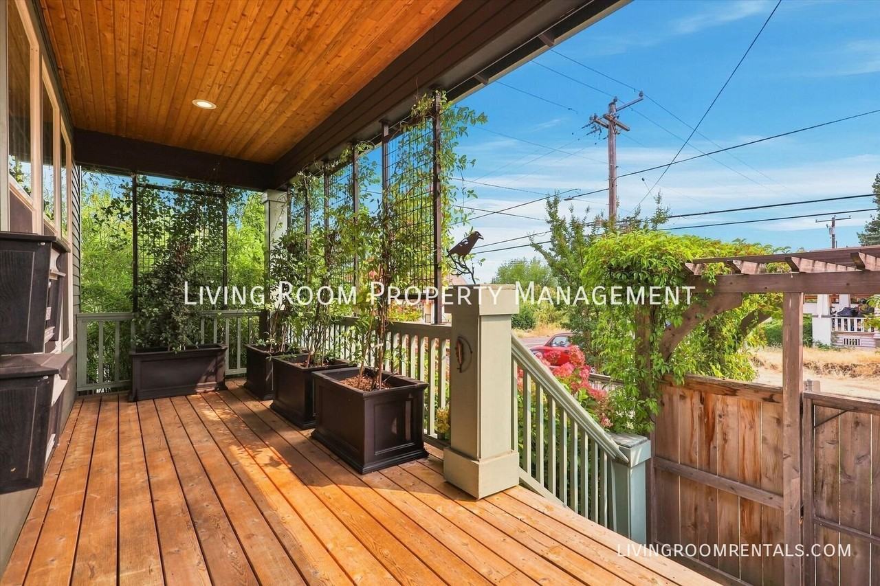 5485 Ne 37th Ave - Photo 6 of 50
