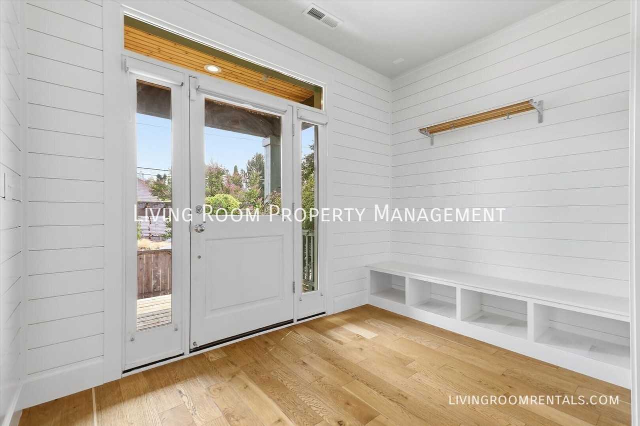 5485 Ne 37th Ave - Photo 7 of 50