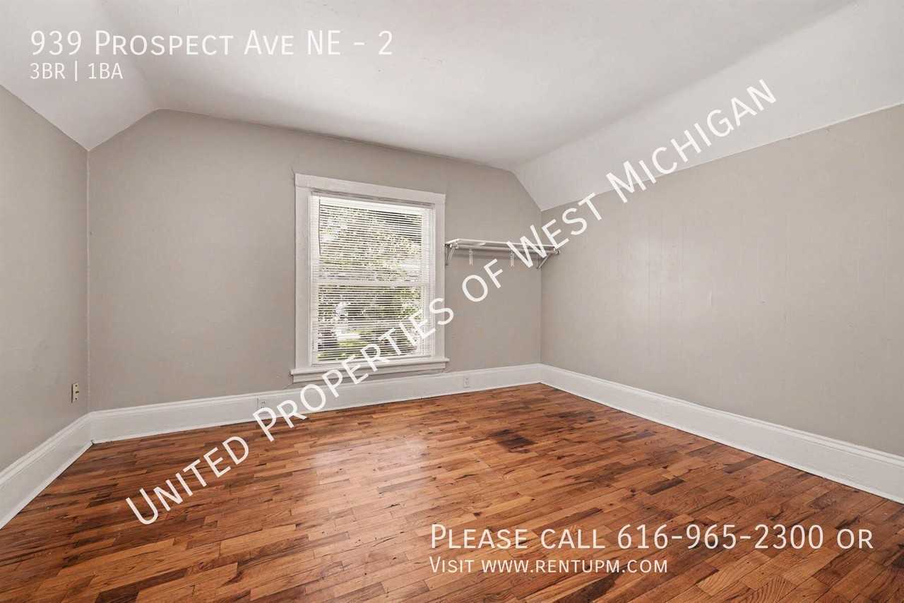 939 Prospect Ave Ne #2 - Photo 2 of 17