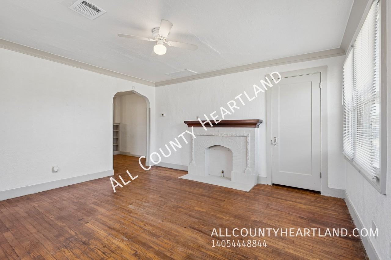 1116 Nw 29th St - Photo 2 of 11
