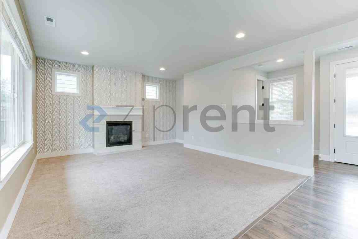 14326 57th Ave E - Photo 7 of 28