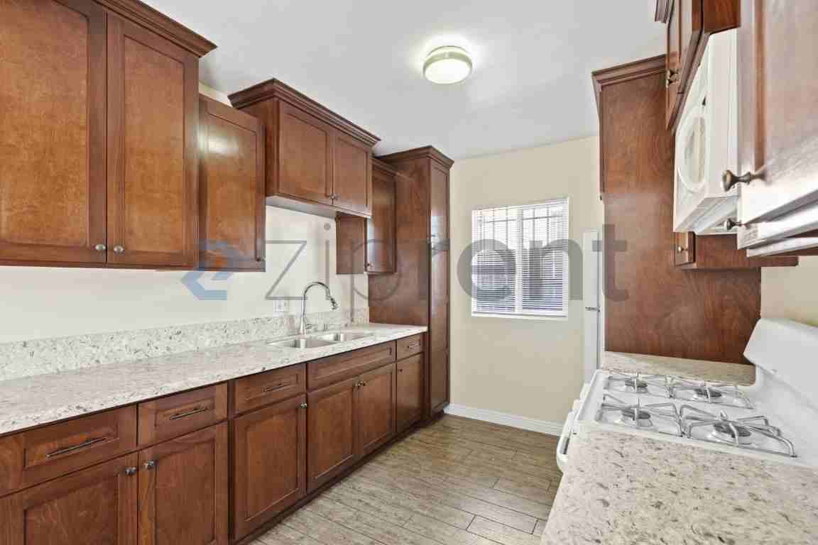 146 E 95th St #1 - Photo 7 of 17