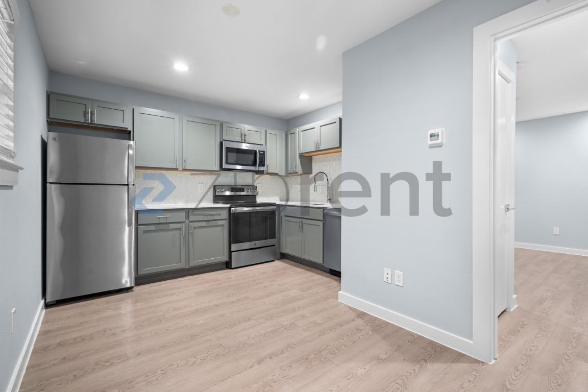 4400 San Jacinto St #203 - Photo 4 of 20