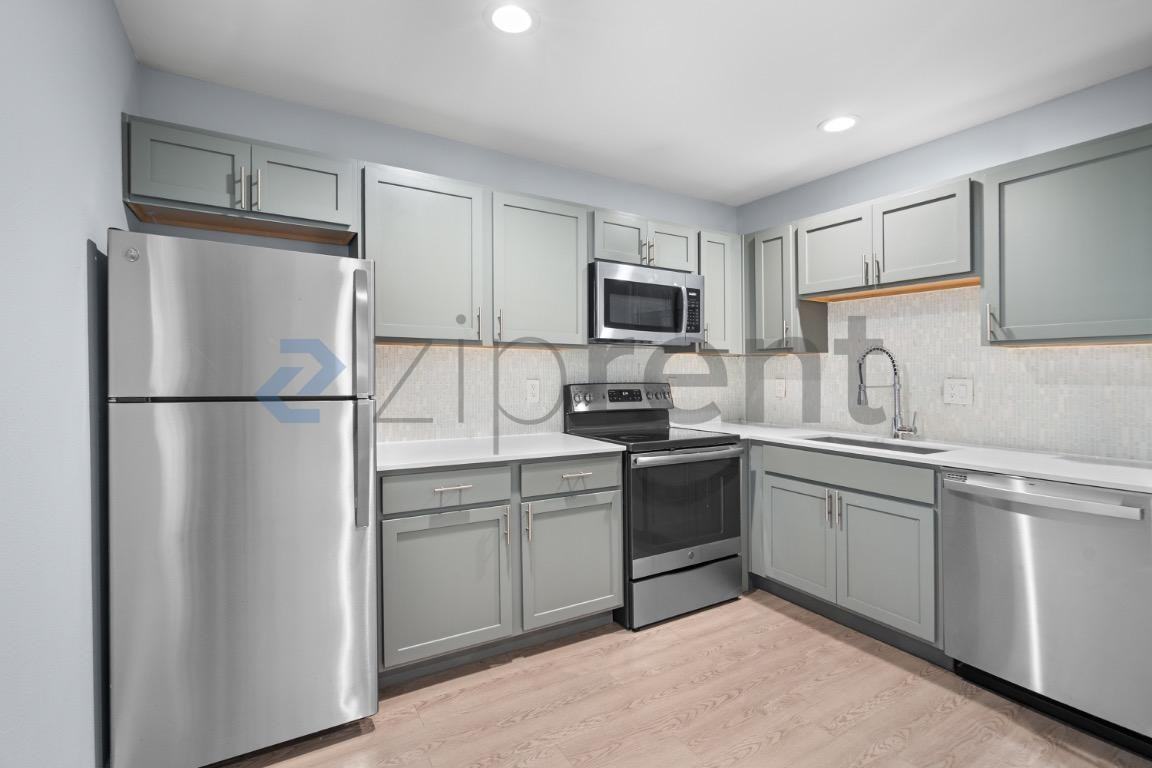4400 San Jacinto St #203 - Photo 6 of 20
